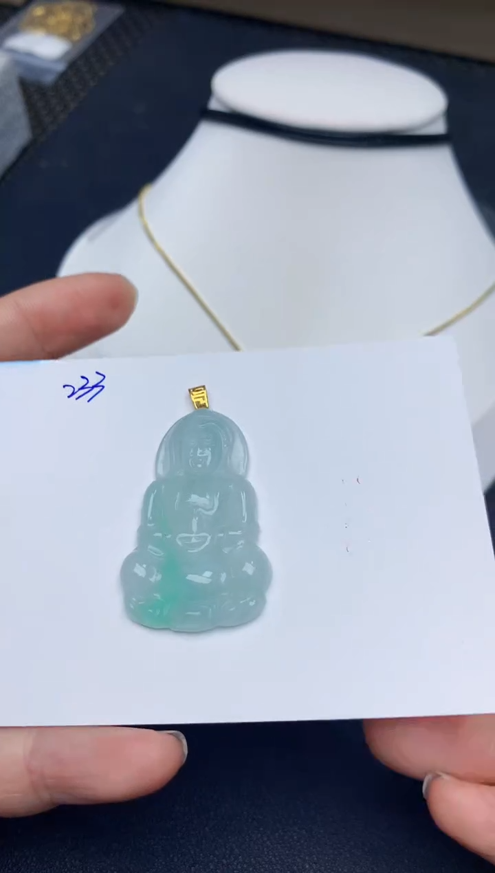 【闪购商品】翡翠颈饰18K金镶嵌天然翡翠A货   