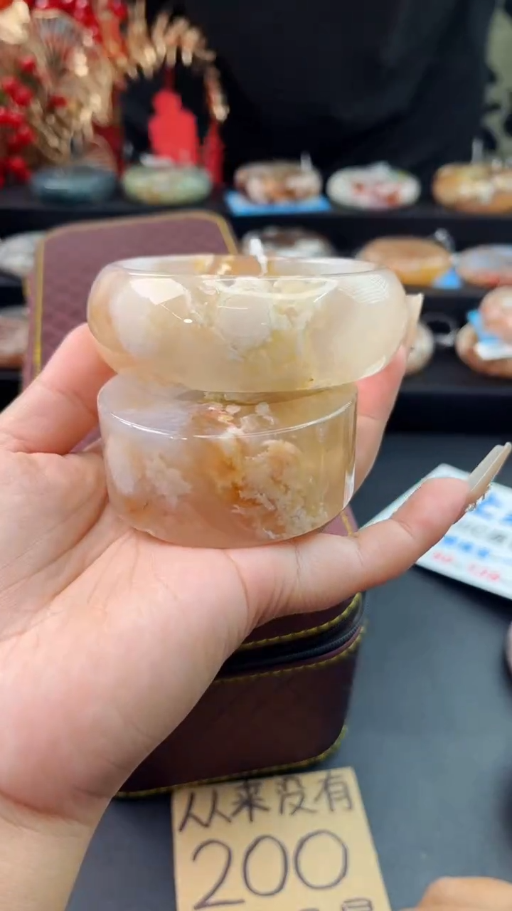 【闪购商品】石英质玉手镯未镶嵌赠送镯心（62圈口）