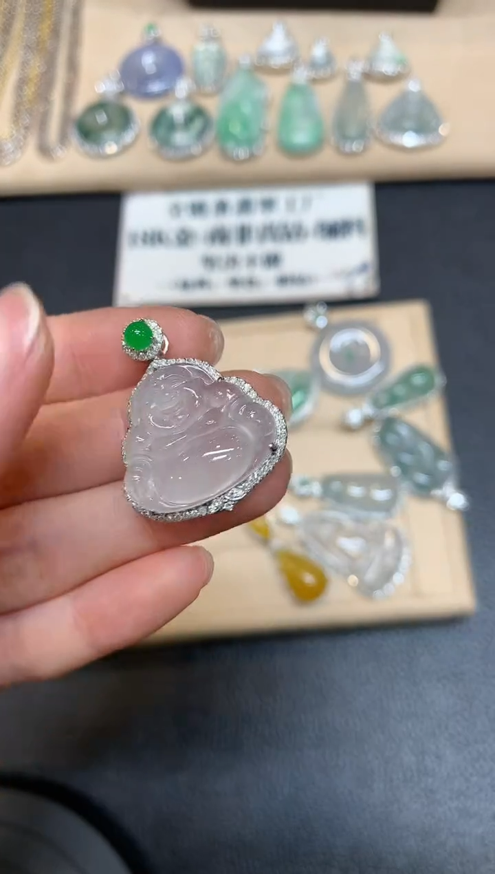 【闪购商品】翡翠颈饰18K金镶嵌佛公【无服务费】