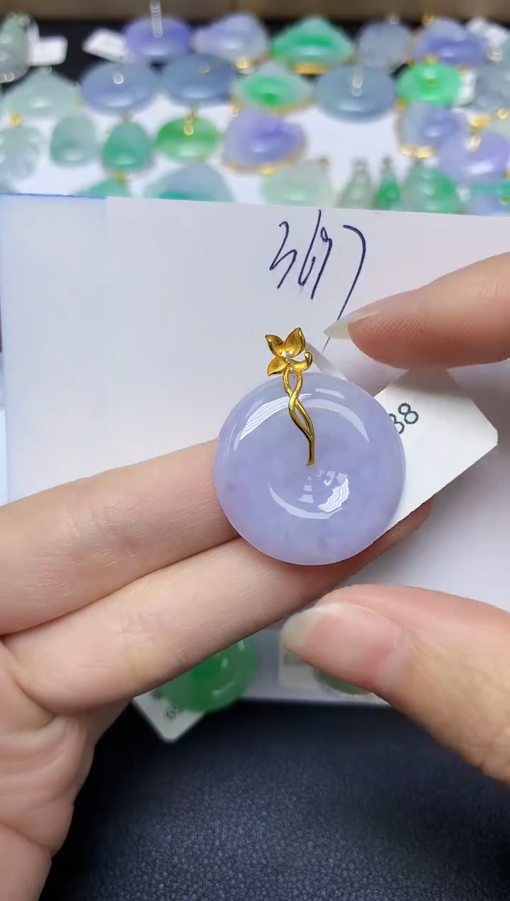 翡翠18K金镶嵌颈饰 天然缅甸翡翠A货