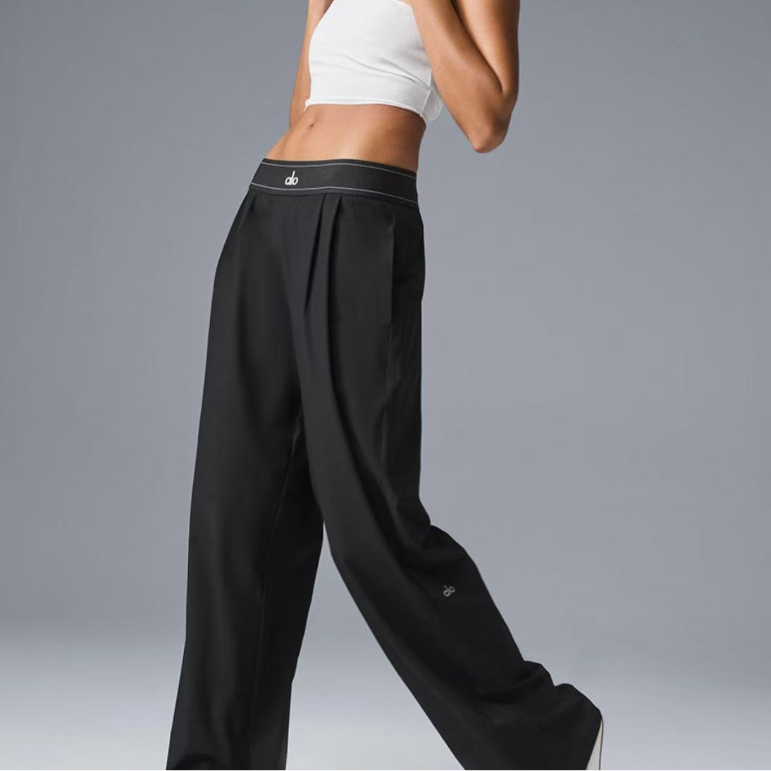 ALO  Yoga  Suit Up Trouser 宽松休闲长裤