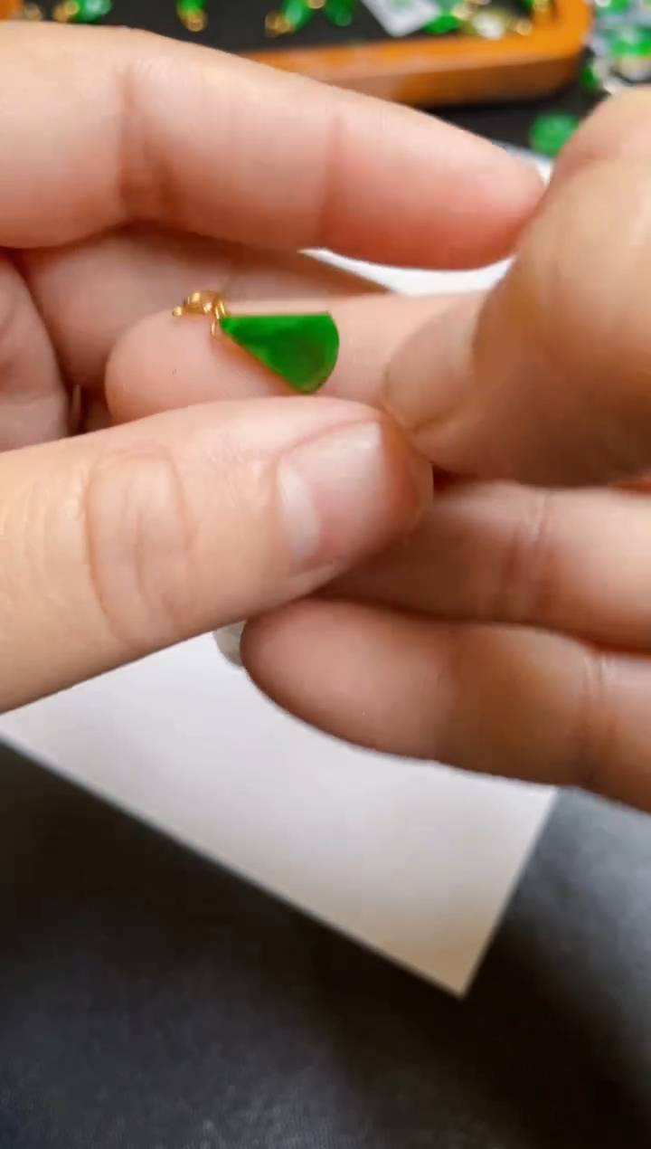 【闪购商品】翡翠颈饰18K金镶嵌吊坠