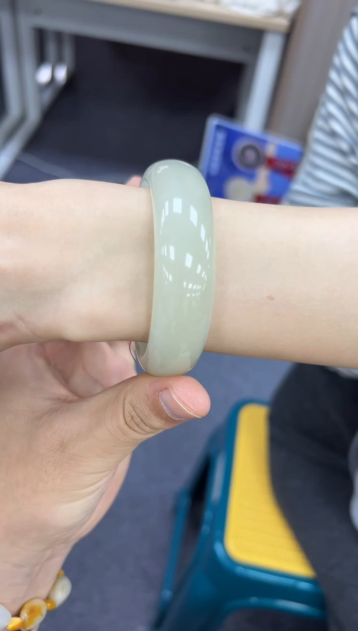 未镶嵌手镯和田玉58.5  268