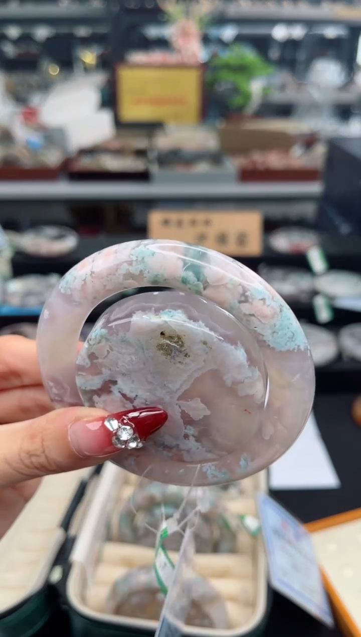 【闪购商品】石英质玉手镯未镶嵌57圈口（赠品镯心）8S8974