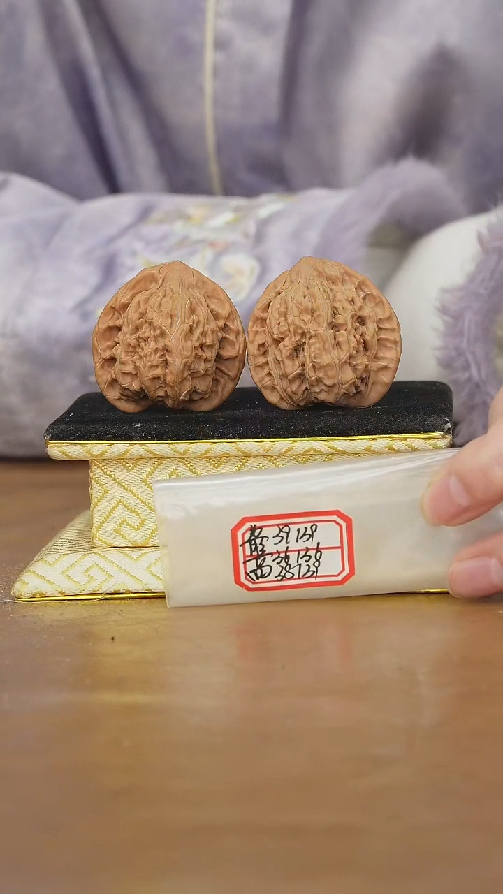 把件文玩核桃望月