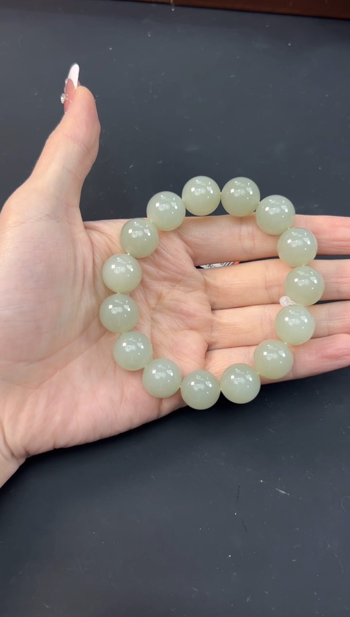 【闪购商品】和田玉手链未镶嵌且末微色差近矿卡14手串