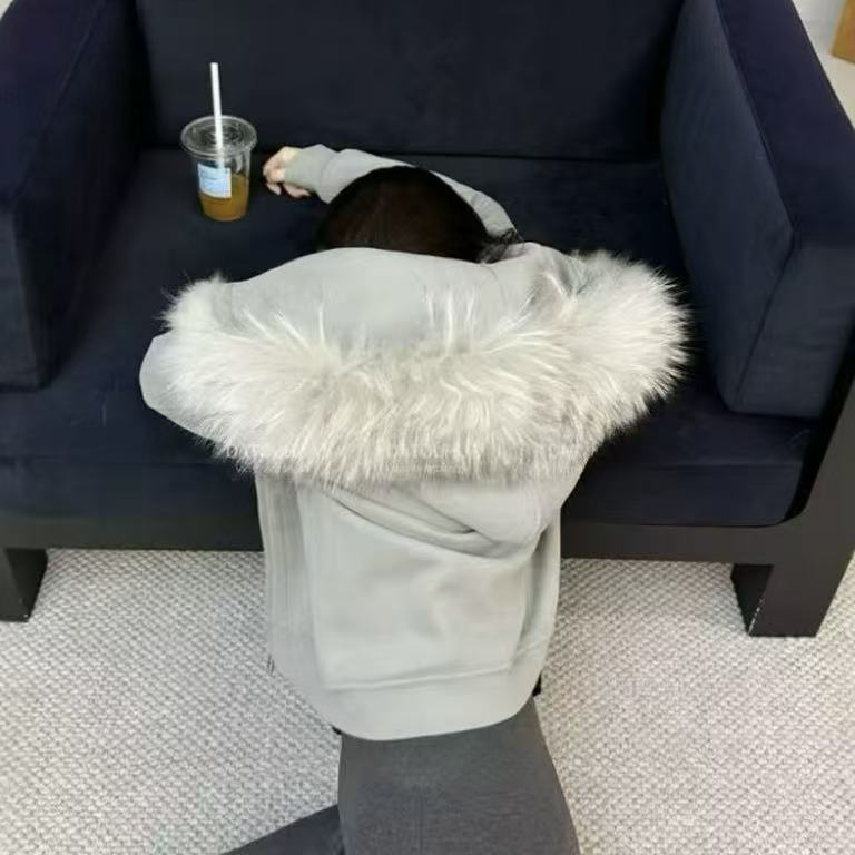 80381凛冬时髦！博主同款chao发真毛领羽绒卫衣外套