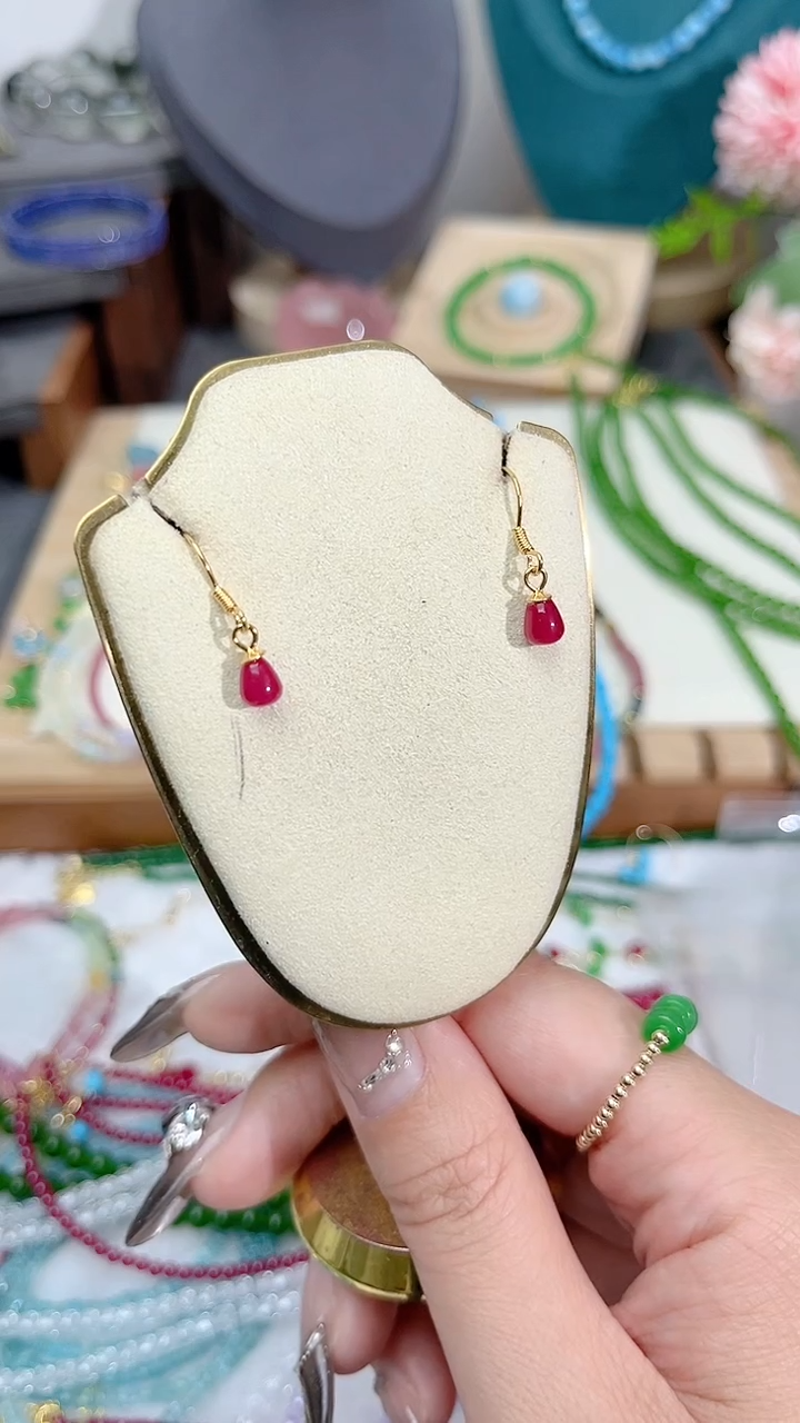 【闪购商品】红宝石耳饰银S925镶嵌水滴39