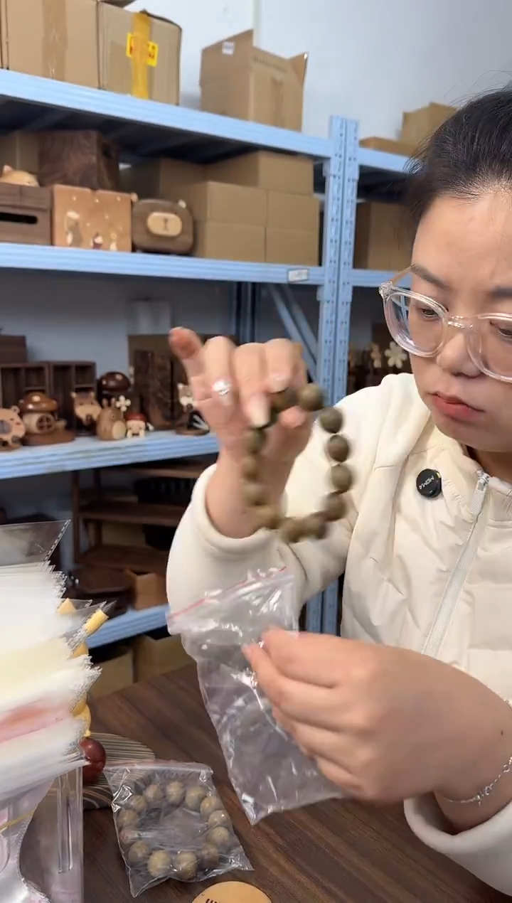 木大号单圈圆形绿檀木手串