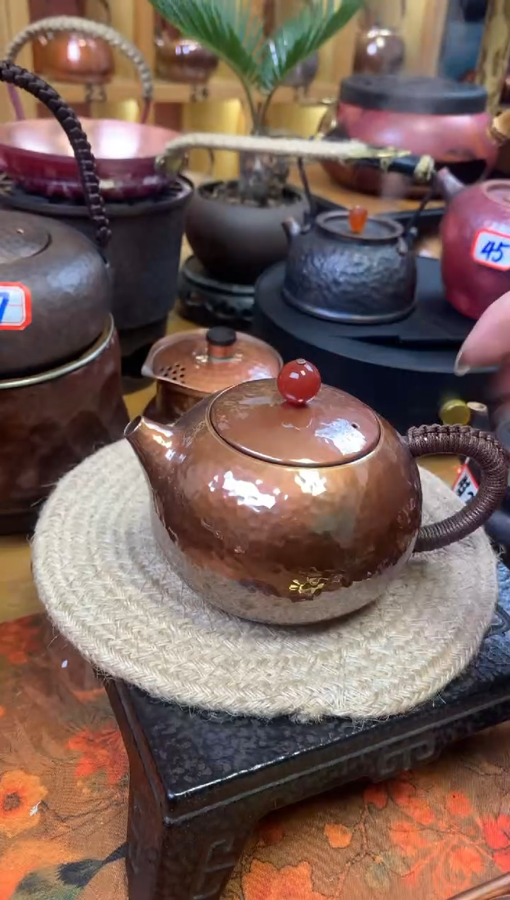 紫铜烤色锤纹西施闷泡壶