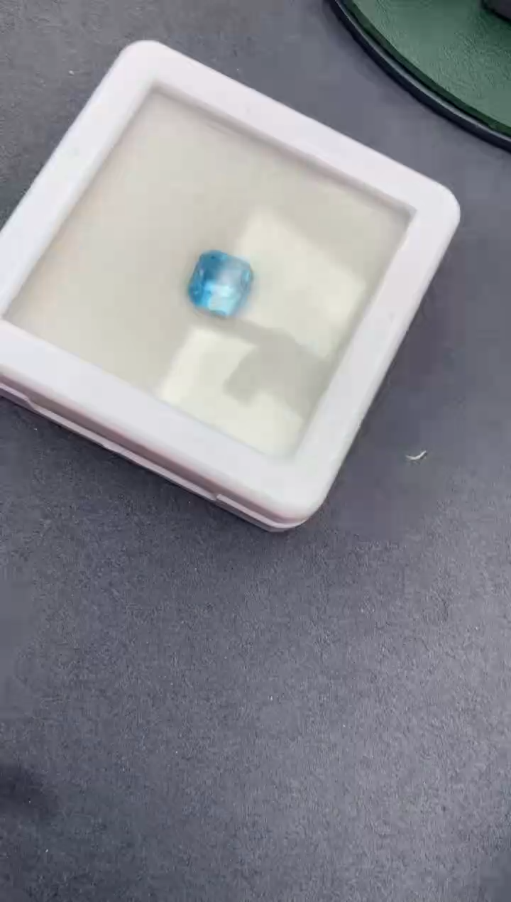 【闪购商品】海蓝宝石裸石未镶嵌3.4ct海蓝宝