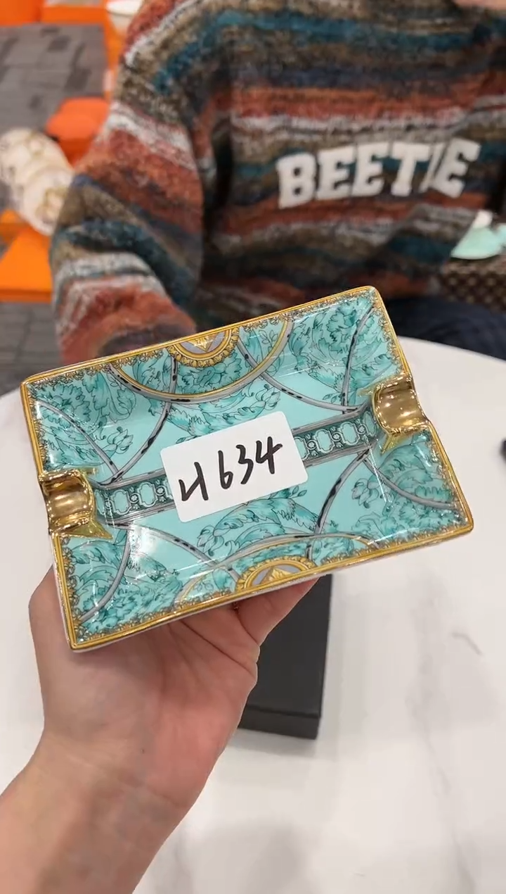 【闪购商品】杯H634--------------