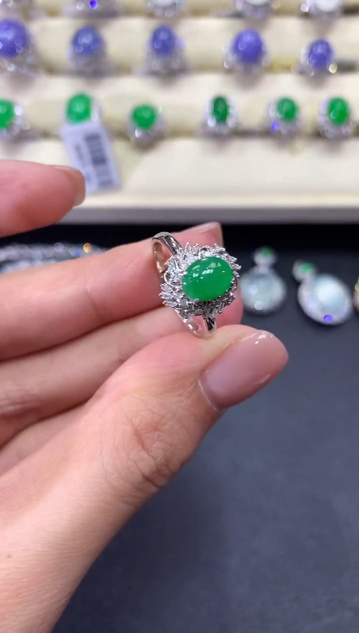 【闪购商品】翡翠戒指18K金镶嵌a106