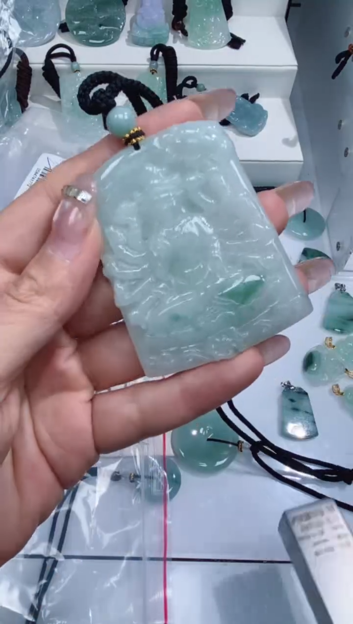 颈饰未镶嵌翡翠吊坠