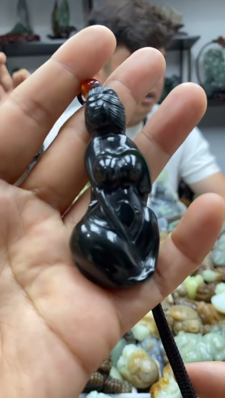 和田玉未镶嵌把件1