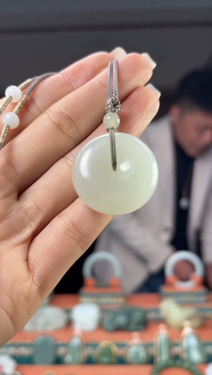 颈饰未镶嵌和田玉佩佩28mm左右