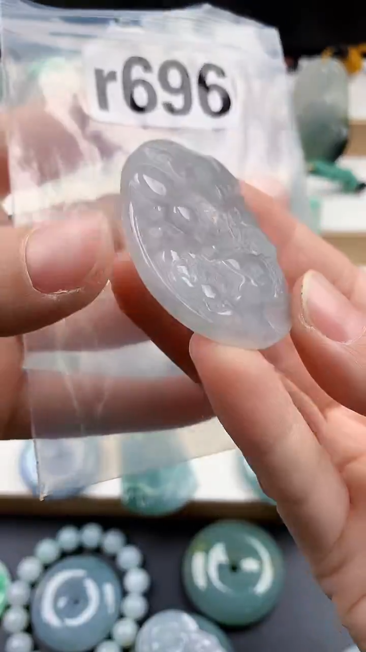 颈饰未镶嵌翡翠天然翡翠吊坠挂件