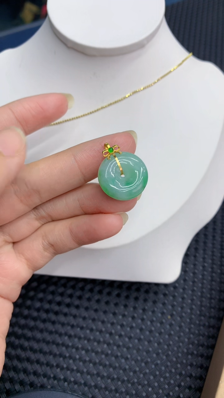 【闪购商品】翡翠颈饰18K金镶嵌            8