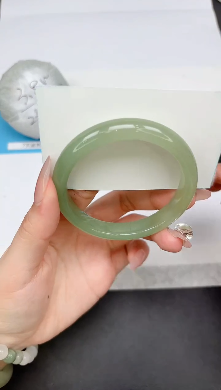 【闪购商品】石英质玉手镯未镶嵌242-60