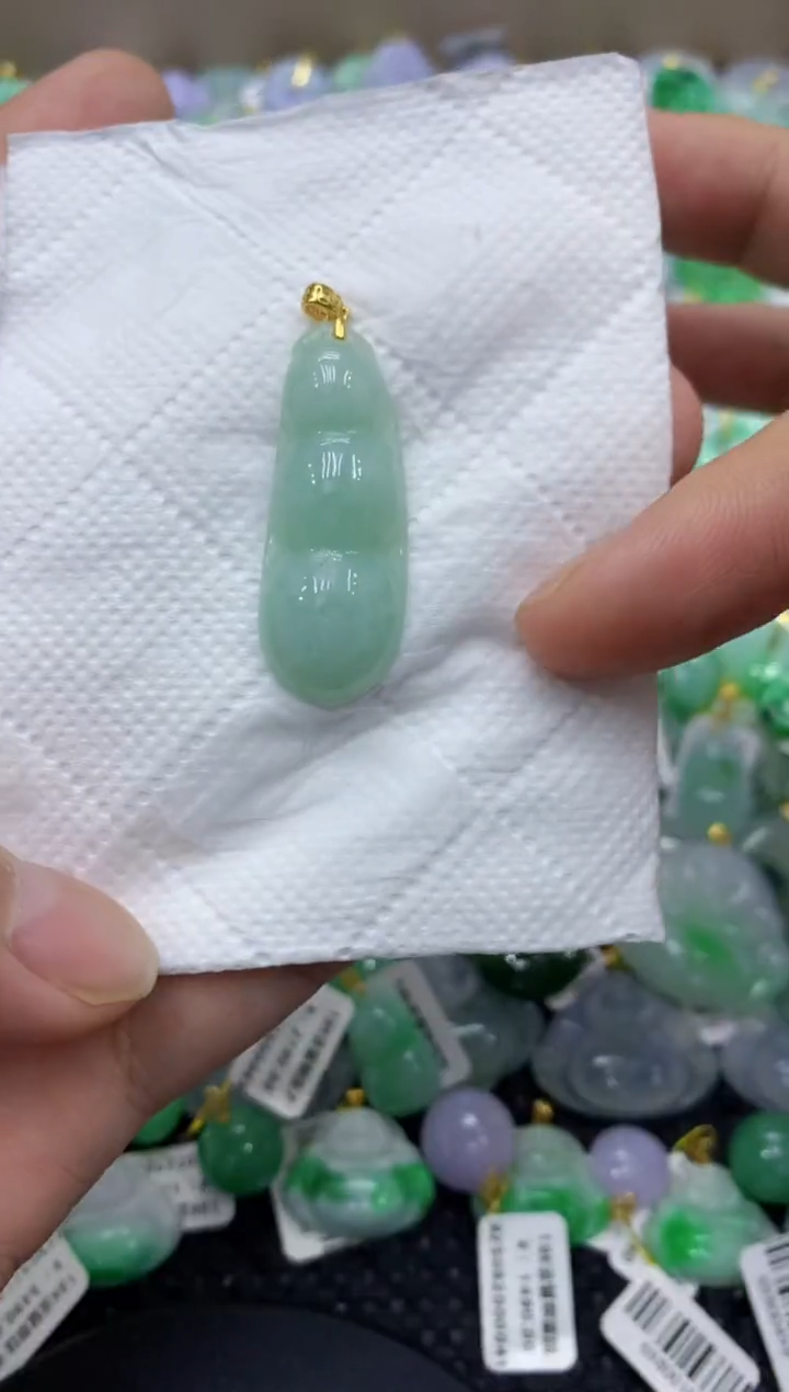 颈饰未镶嵌翡翠天然缅甸翡翠A货