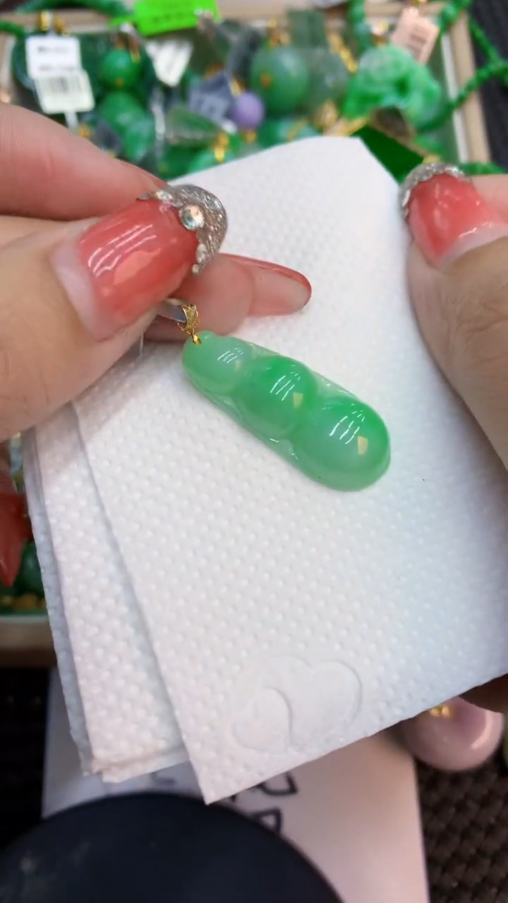 颈饰未镶嵌翡翠1