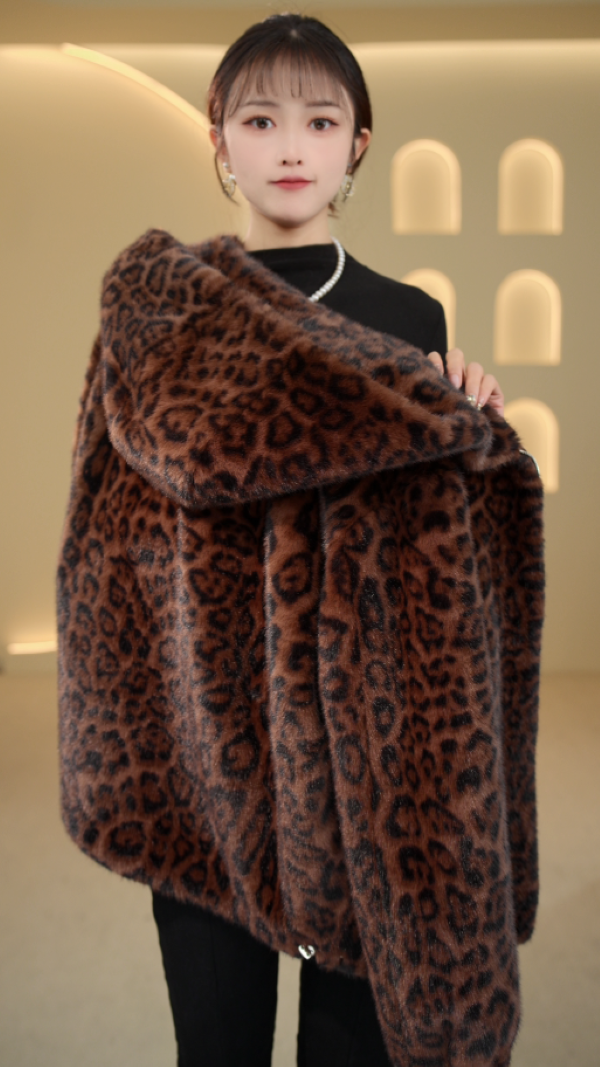 杭州海宁正品2025年冬季雪兰貂外套时尚大气女装-XLD5058