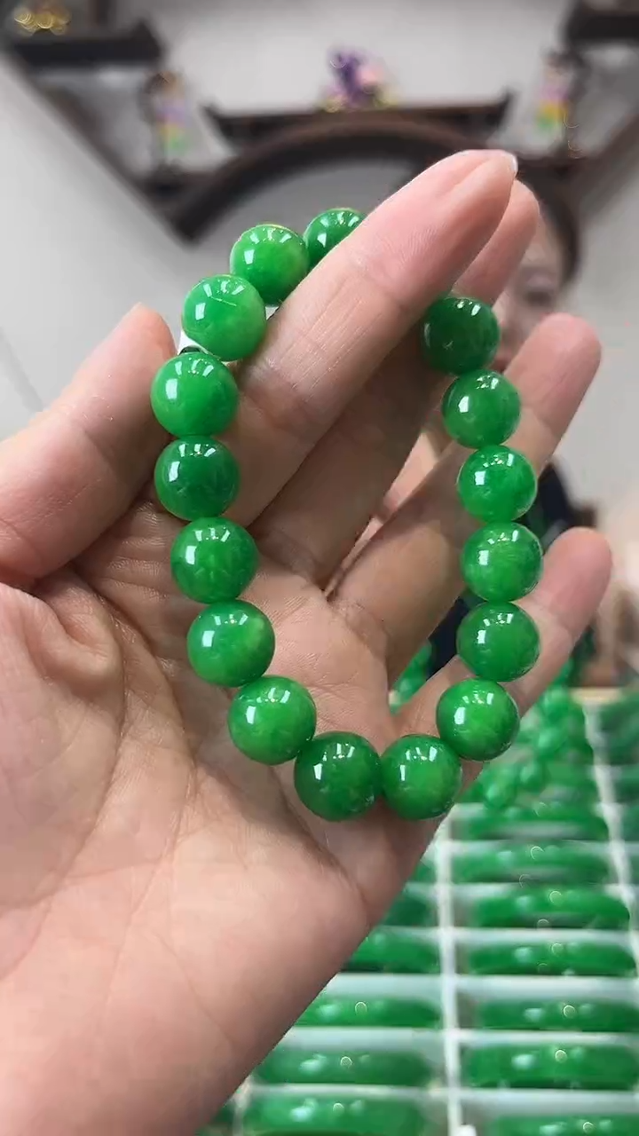 【闪购商品】砖雕闪72 辣阳绿手串