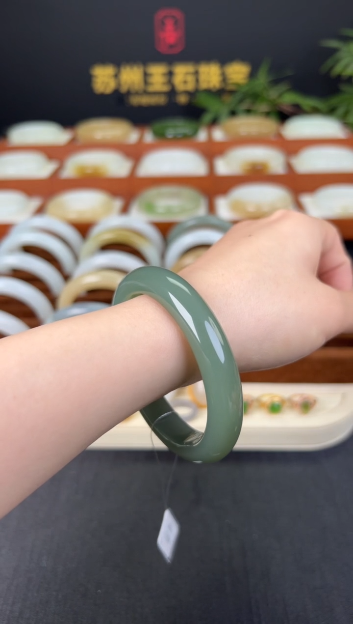 【闪购商品】和田玉手镯未镶嵌和田玉手镯
