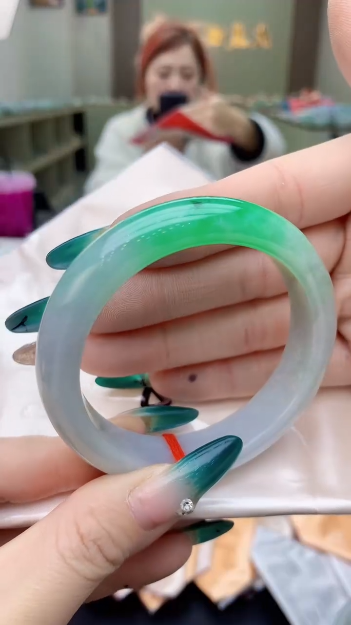 【闪购商品】翡翠手镯未镶嵌0145925697