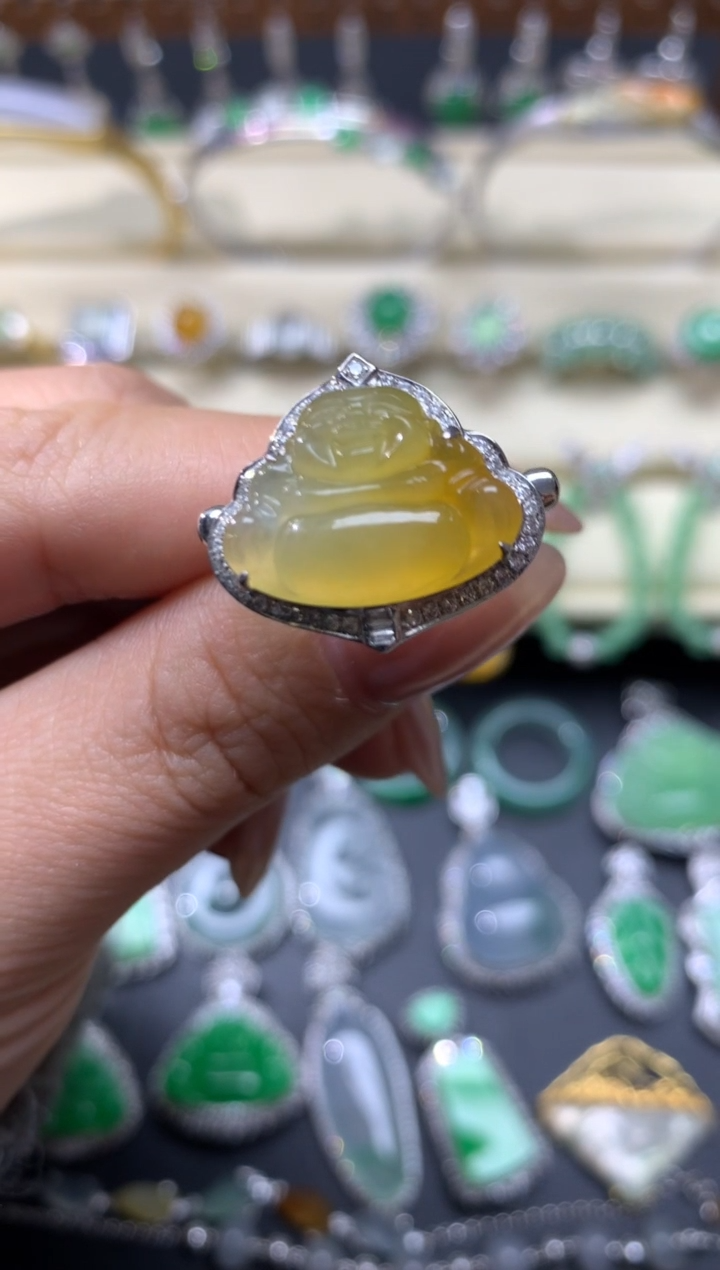 【闪购商品】翡翠颈饰18K金镶嵌戒指