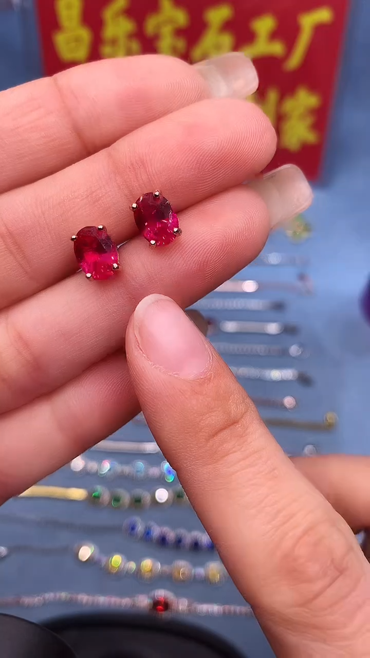 【闪购商品】红宝石耳饰银S925镶嵌11111