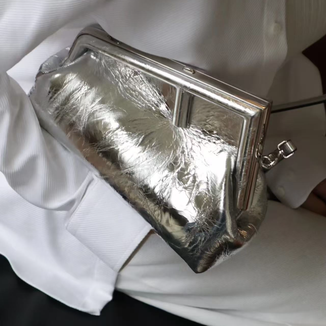 99新 FENDI/芬迪 坤球奢选芬迪银色first斜挎包