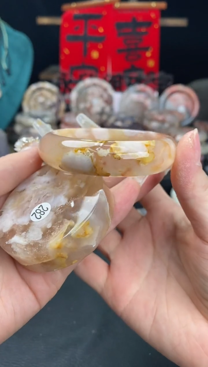 【闪购商品】石英质玉手镯（圆镯）未镶嵌56