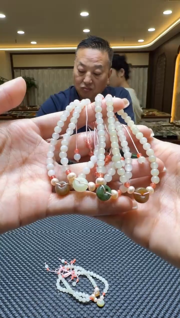 颈饰未镶嵌和田玉手串（多样性发一）