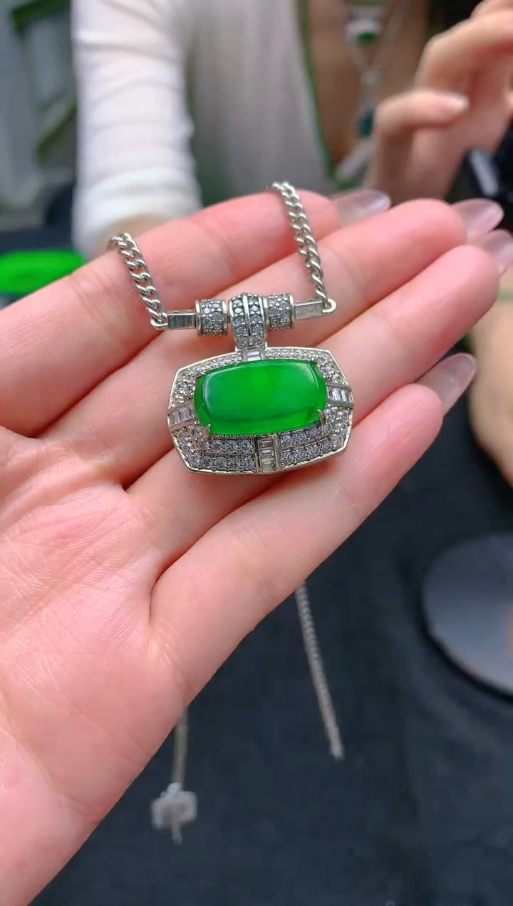 翡翠未镶嵌颈饰天然A货翡翠