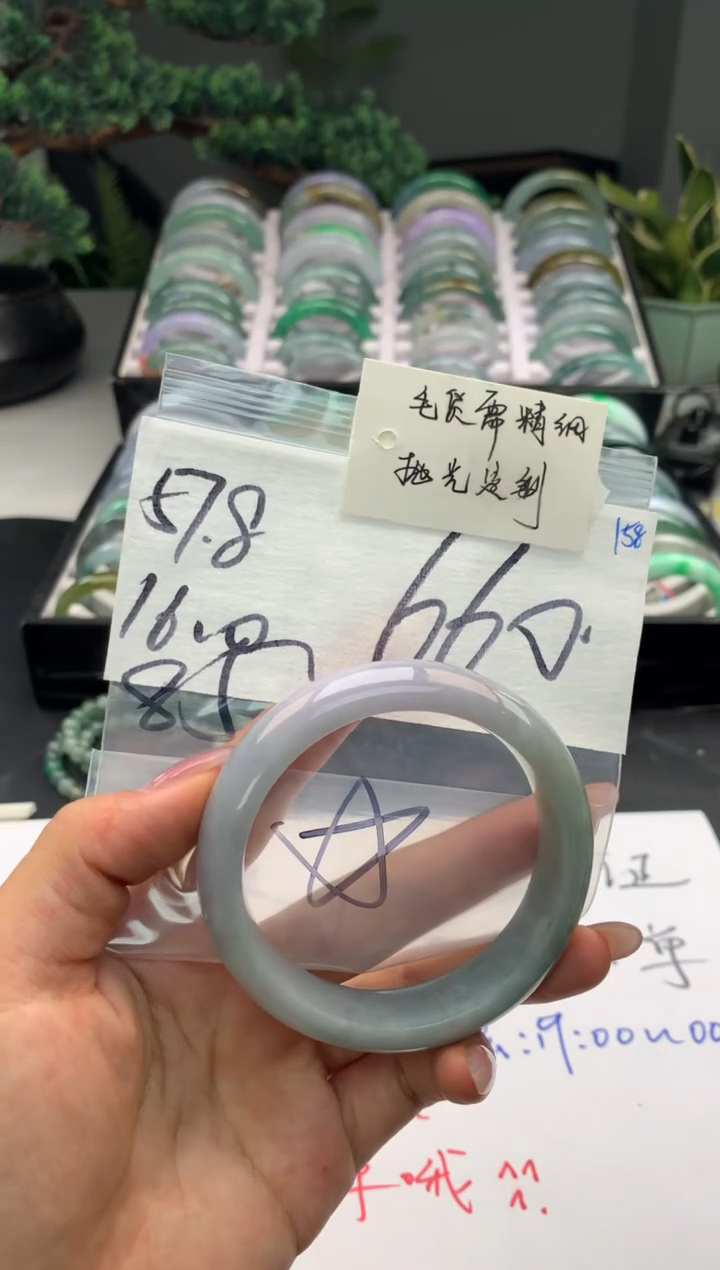 定制翡翠未镶嵌毛货需精细抛光+多人