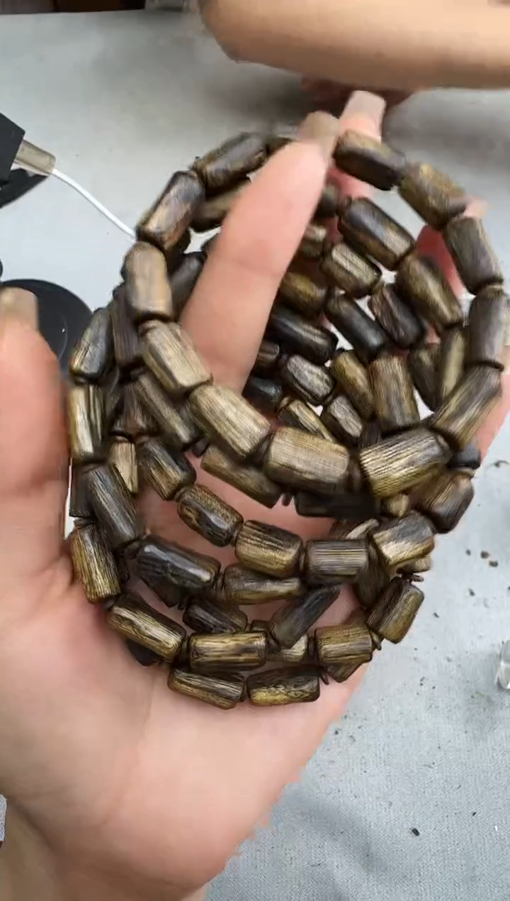 沉香手串0808海南透顶绿树心油随型单圈多样性发一