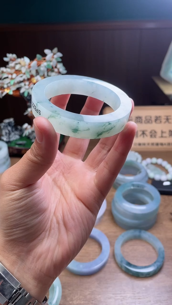 【闪购商品】定制翡翠手镯未镶嵌定制