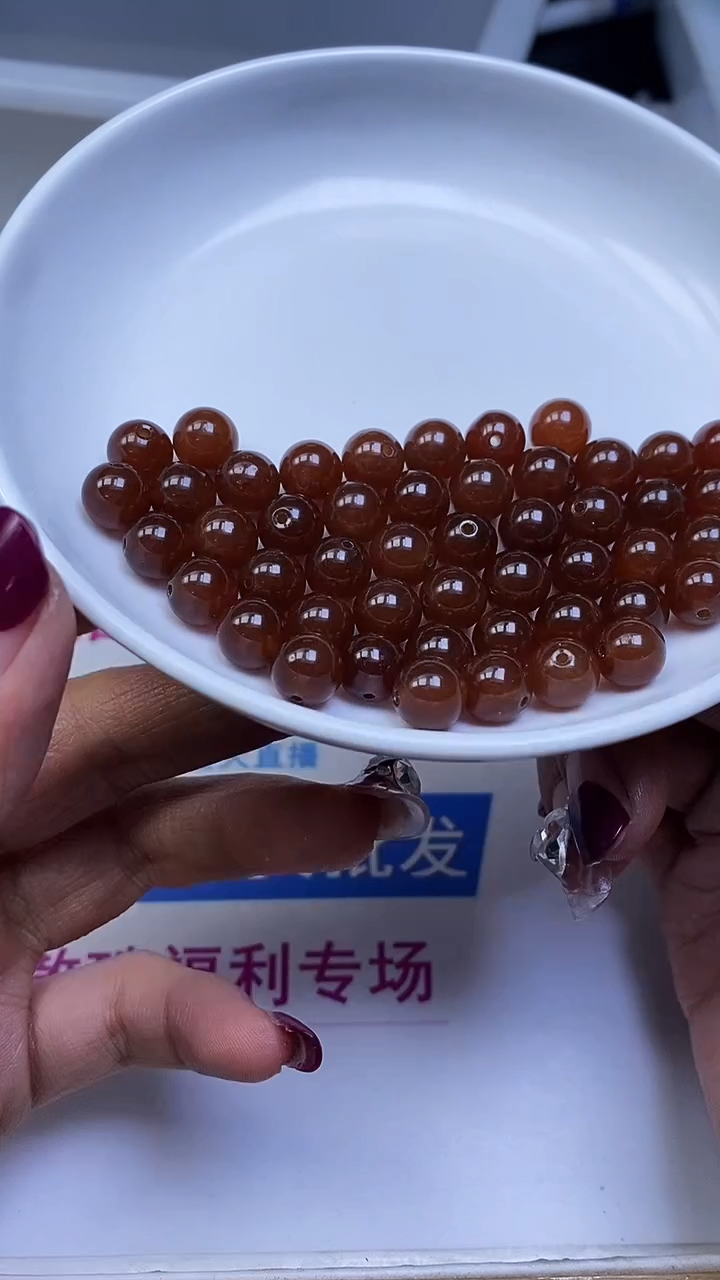 未镶嵌散珠石英质玉B1453 糖 玉8mm30颗8.8元