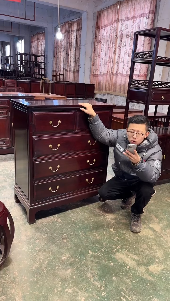 黑酸枝木类成套家具五斗柜