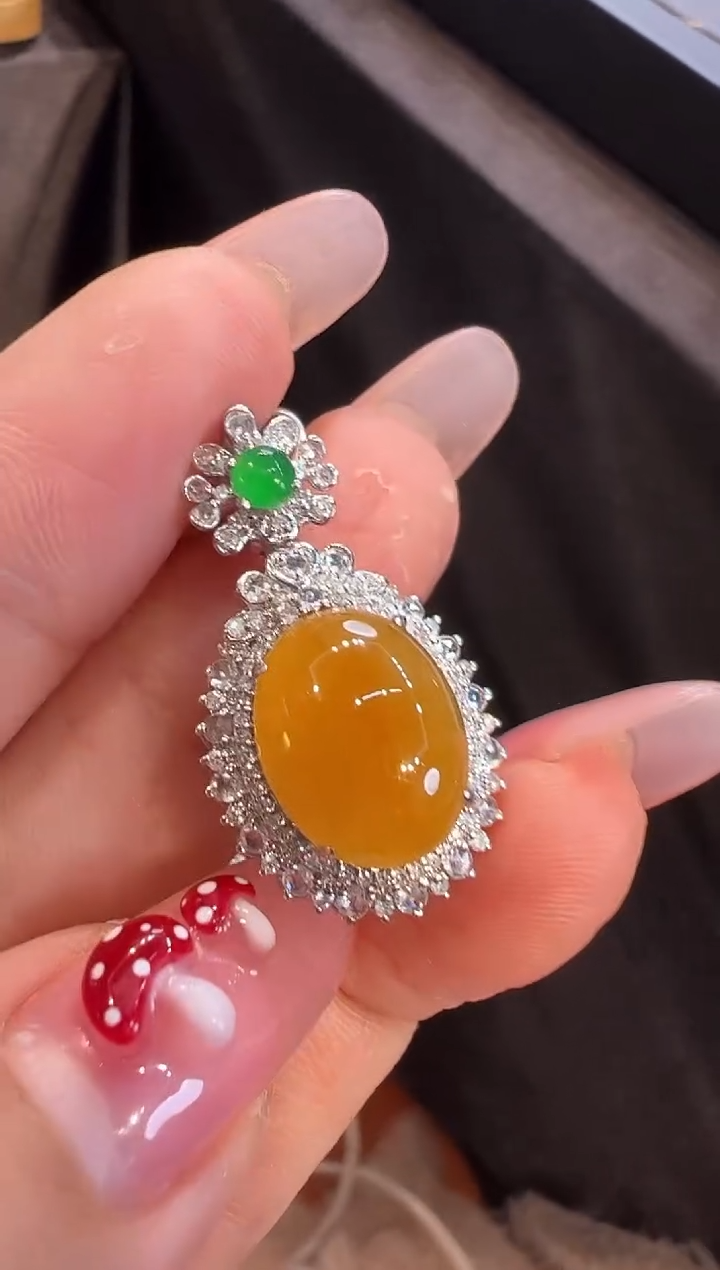 【闪购商品】翡翠颈饰18K金镶嵌吊坠