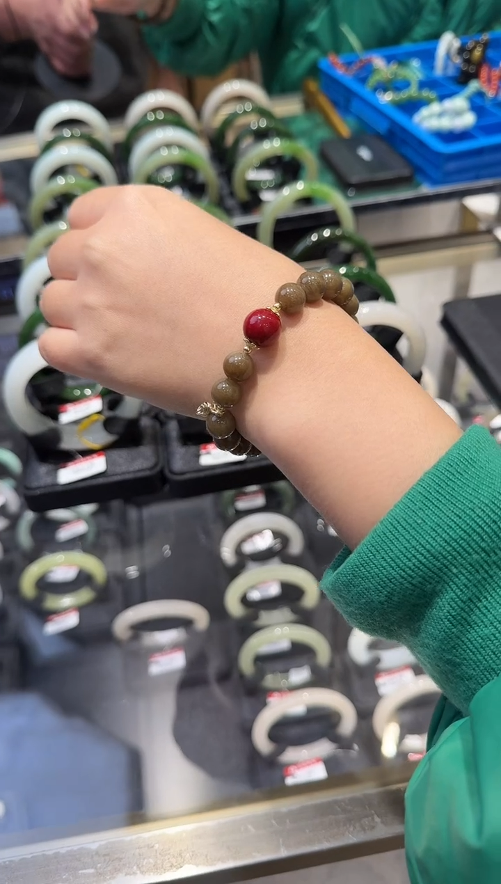 未镶嵌手链和田玉多样性发一