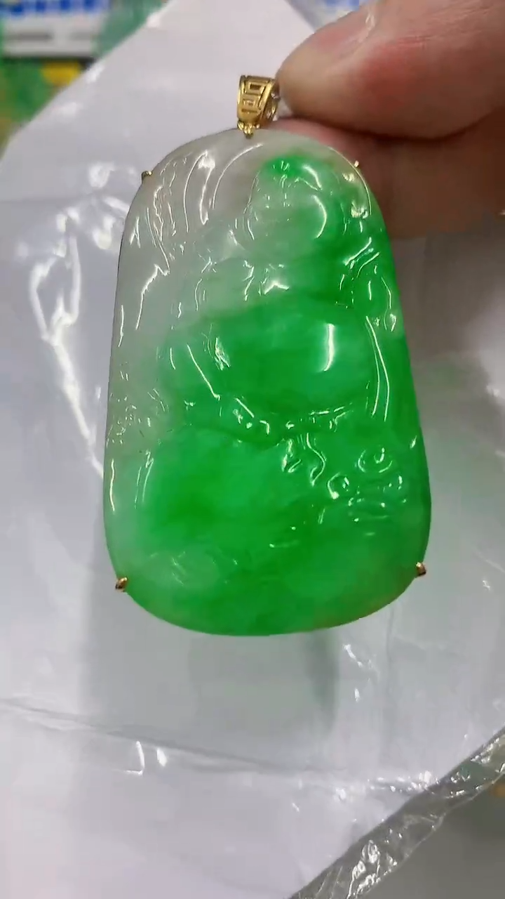 翡翠18K金镶嵌颈饰挂件