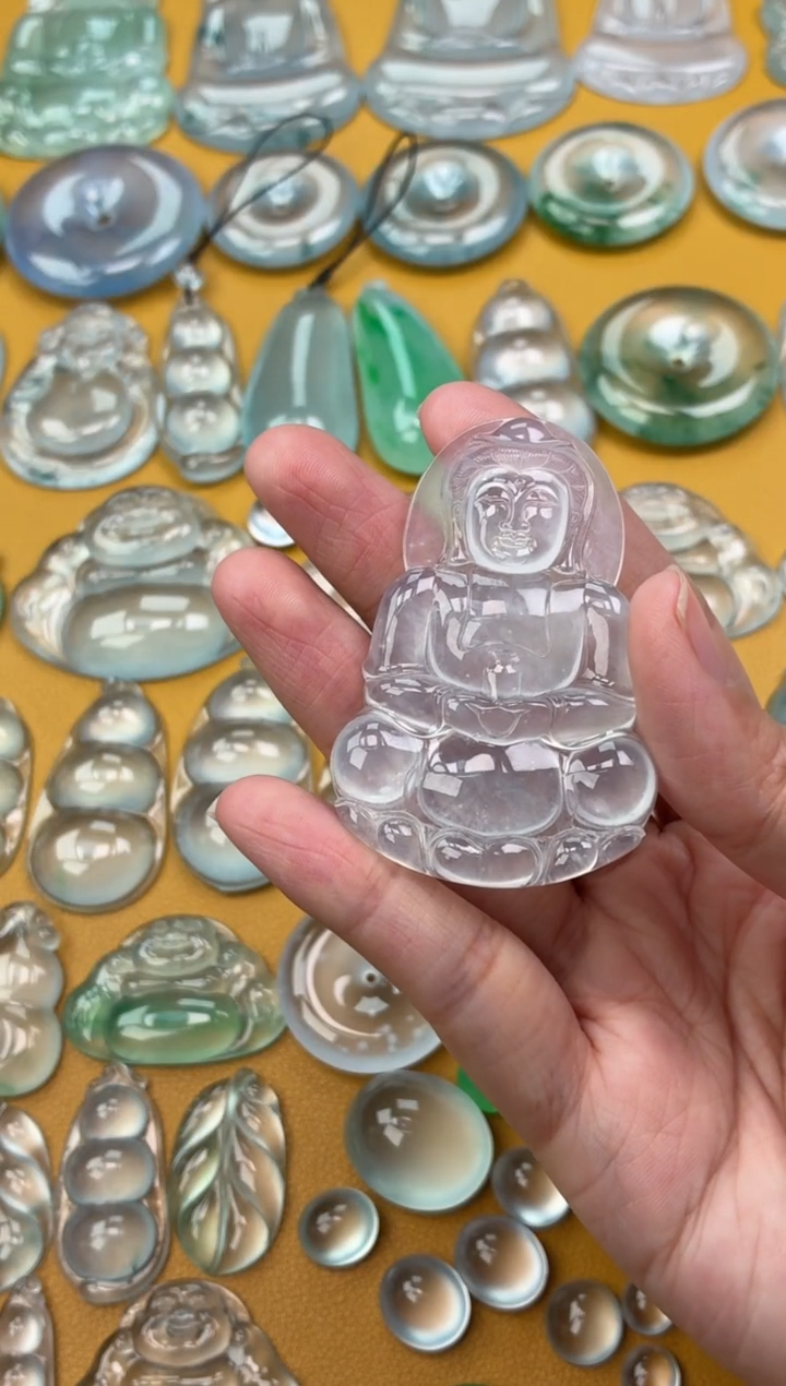 吊坠(不含链)未镶嵌翡翠41 观音 54.3 37 5.3