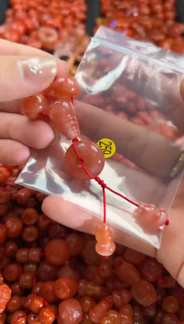 【闪购商品】南红玛瑙颈饰未镶嵌1