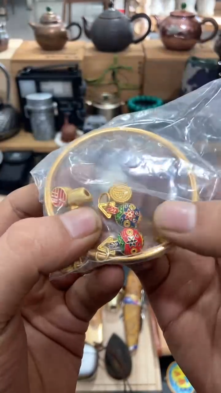 瓷片闪购商品   如图所示