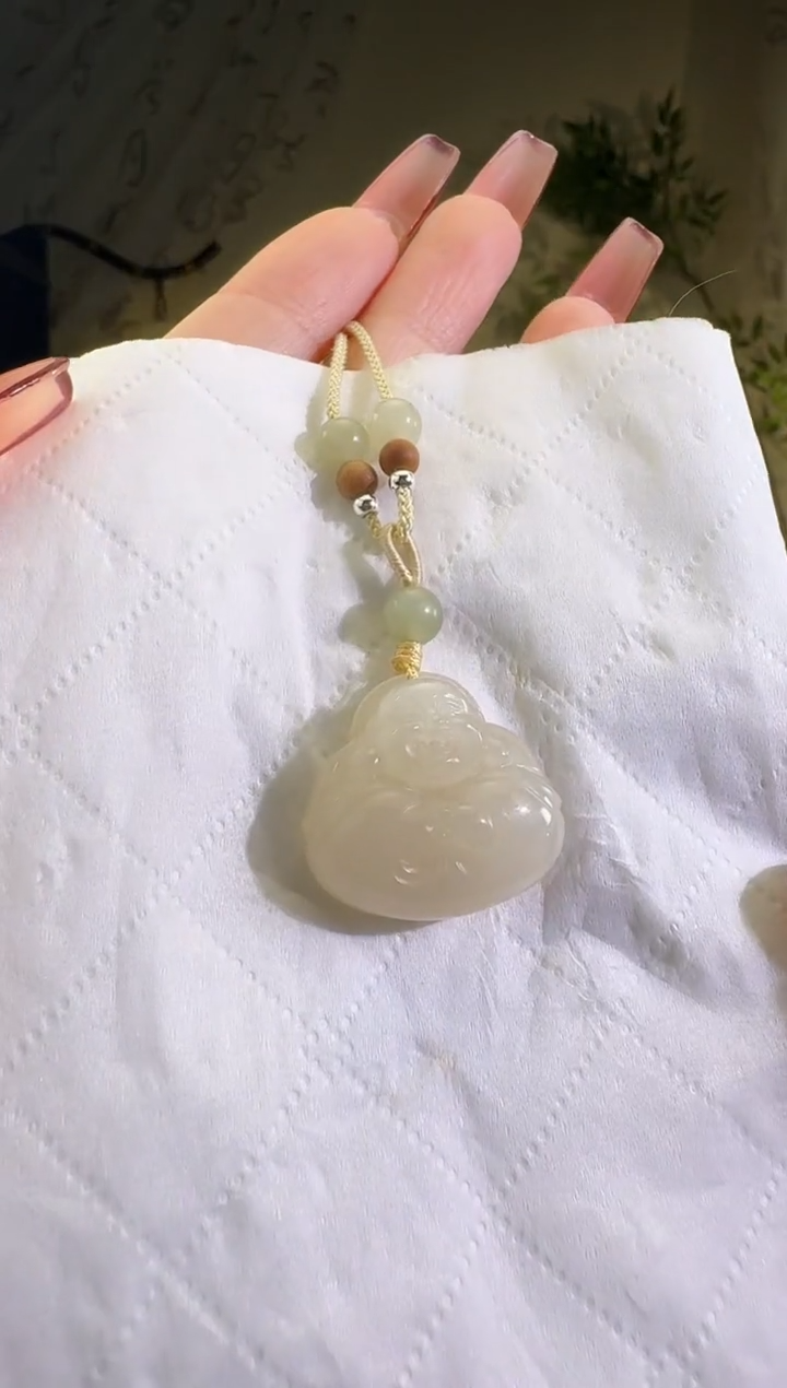 【闪购商品】和田玉颈饰未镶嵌抱抱佛