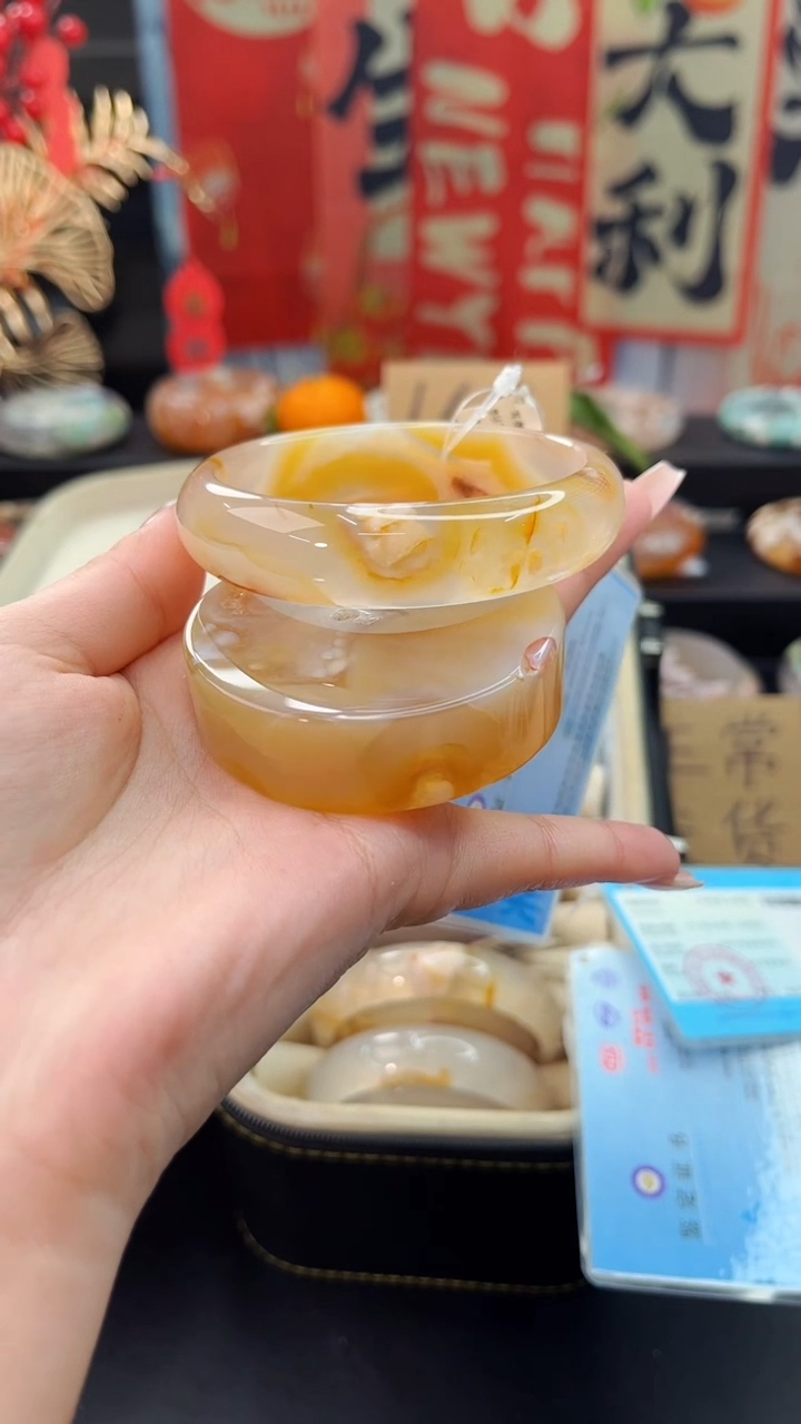 【闪购商品】石英质玉手镯未镶嵌赠送镯心（58圈口）