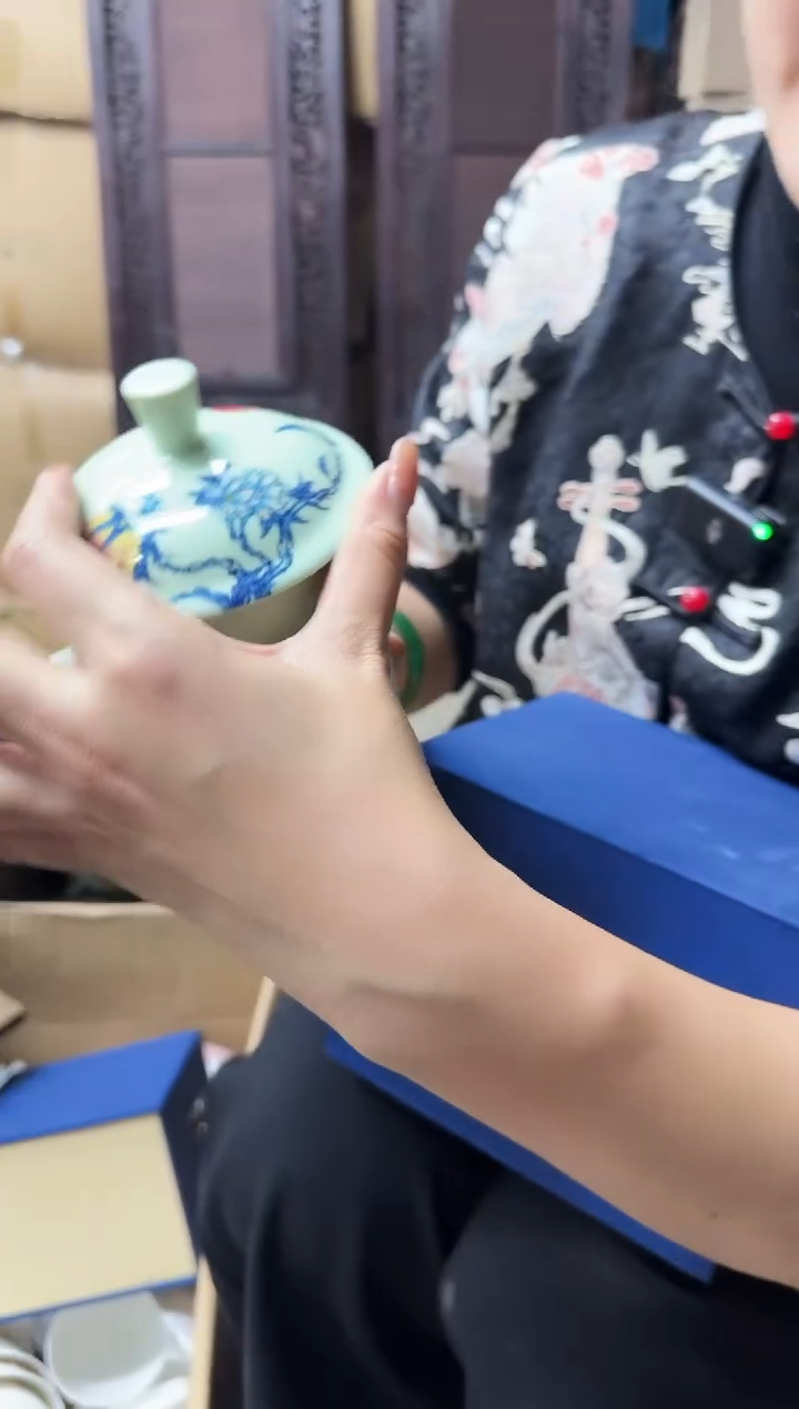 摆件陶景德镇绿稀土九桃办公杯