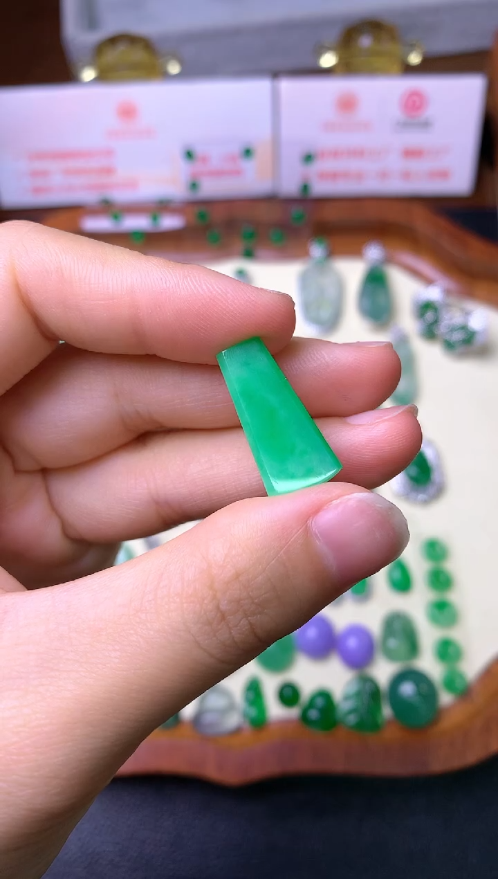 【闪购商品】定制翡翠未镶嵌裸石（镶嵌定制）